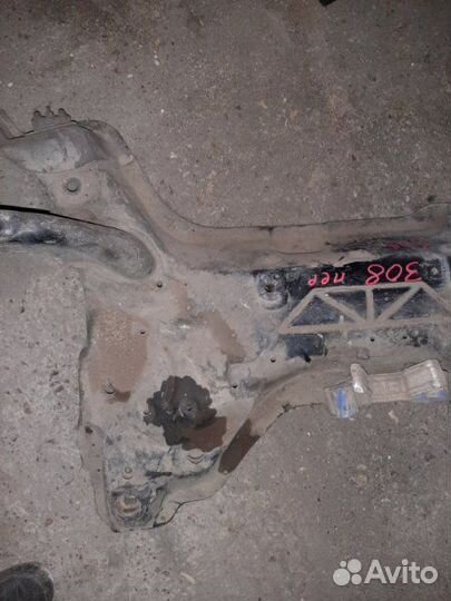 Подрамник передний Peugeot 308 EP6 2011