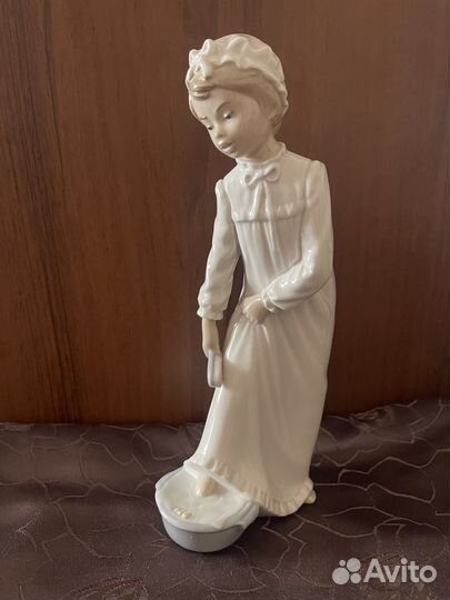 Статуэтка NAO от Lladro