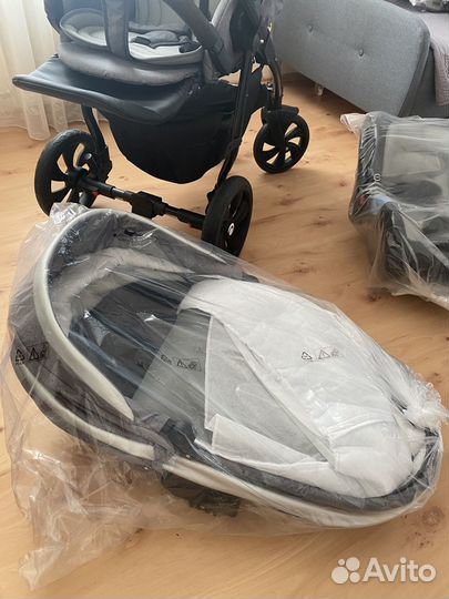 Коляска 3 в 1 Tutis Nanni 2023 Кожа Серый