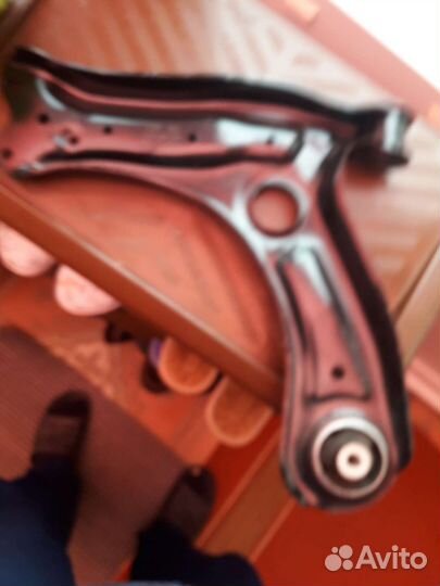 Рычаг подвески правый шкода фабия 2010 2014