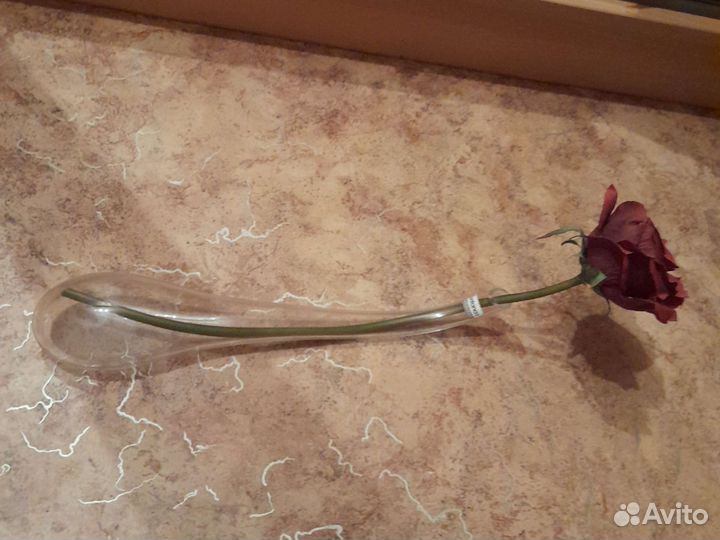 Ваза стекло с розой montana