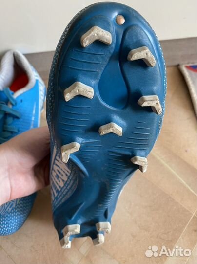 Бутсы 39