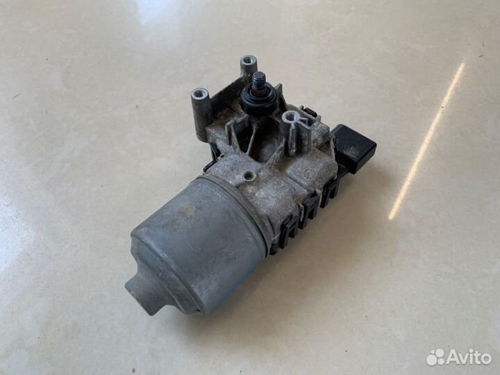 Мотор стеклоочистителя передний Ford Fiesta CB1
