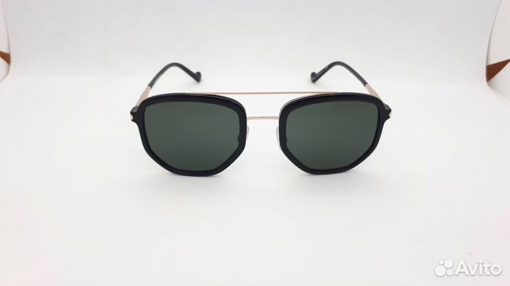 Солнцезащитные очки в ассортименте