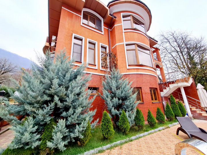 Гостиница, 650 м²