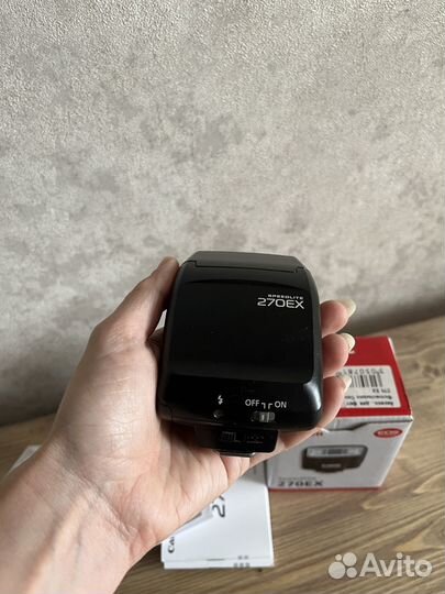 Вспышка Canon Speedlite 270ex