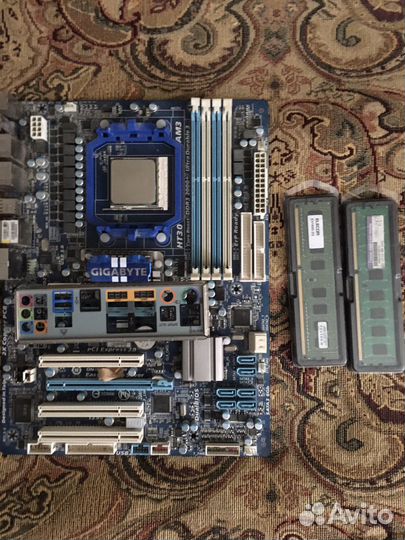 Материнская плата с процессором и памятью