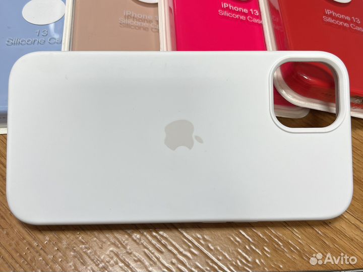 Чехол на iPhone 13