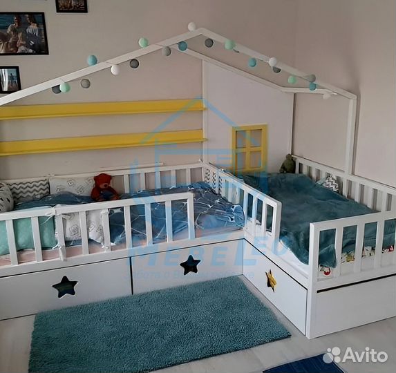 Двухъярусная кровать