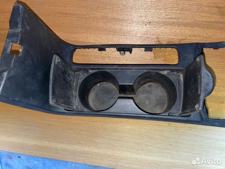 Подстаканники Toyota Corolla седан 1NR-FE 2010