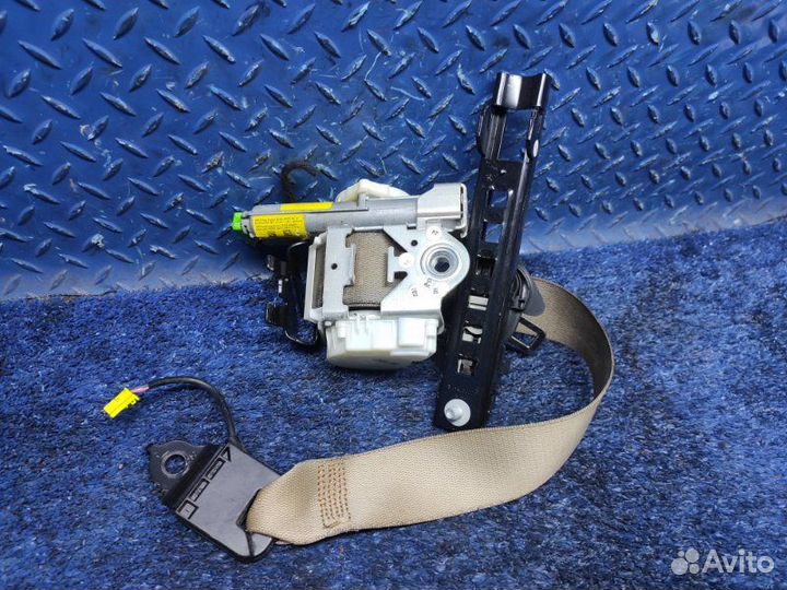 Ремень безопасности передний правый Mercedes W204