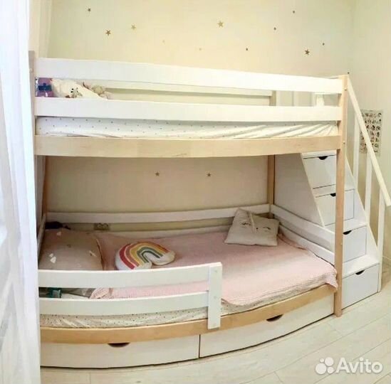 Двухъярусная кровать с лестницей комодом 140х70