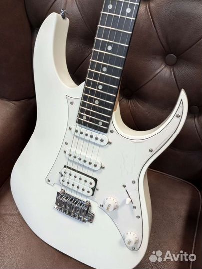 Электрогитара Ибанез GRG140-WH