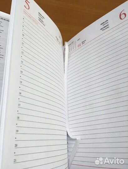 Подарочный набор для женщин. Ежедневник с ручкой