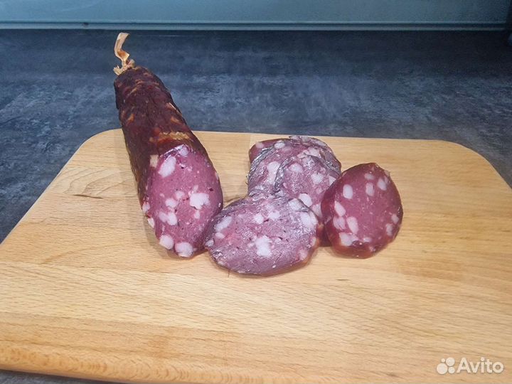 Колбаса и цельнокусковые деликатесы на заказ