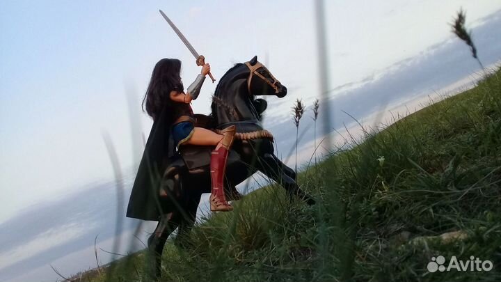 Кукла чудо женщина