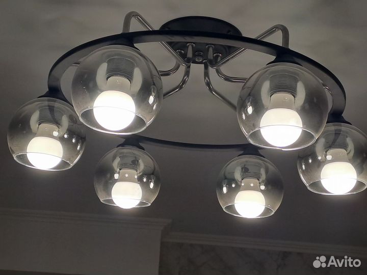 Люстра новая