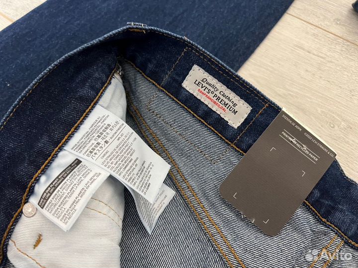 Джинсы Levis 501 темно синий деним на болтах