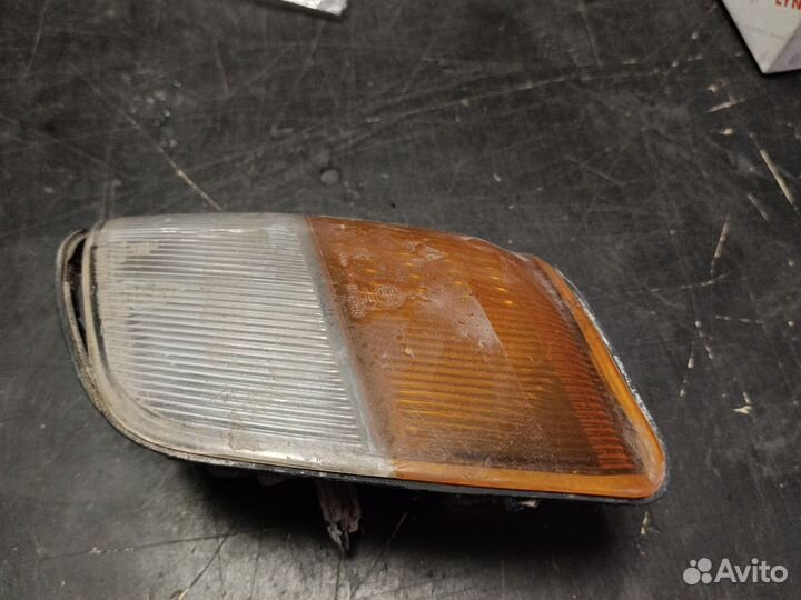 Указатель поворота левый Mitsubishi Pajero/Montero