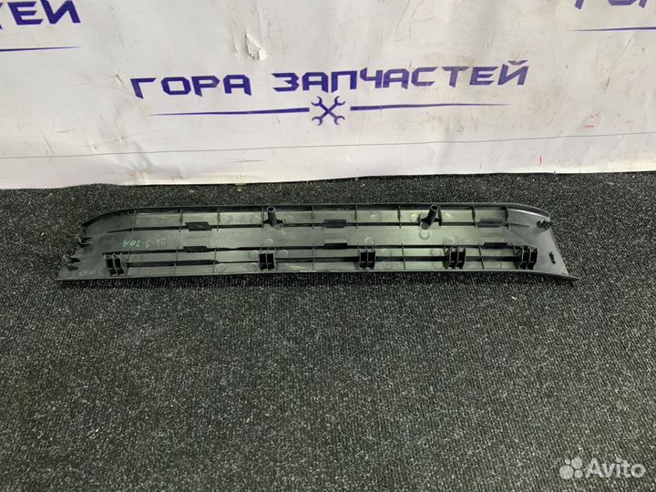 Накладка порога внутренняя передняя правая Toyota
