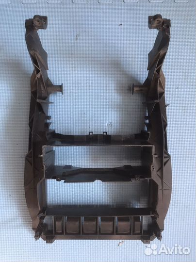 Центральная рамка консоли Mercedes W210