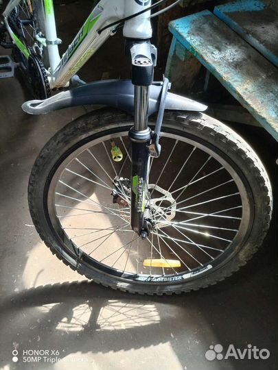 Крыло переднее