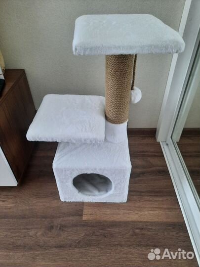 Домик для кошки с когтеточкой новый