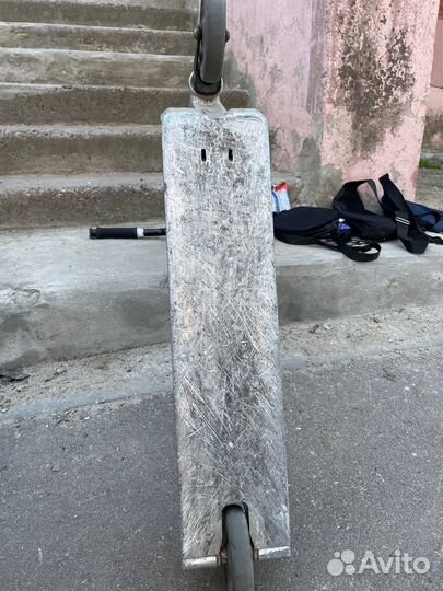 Дека на самокат стрит