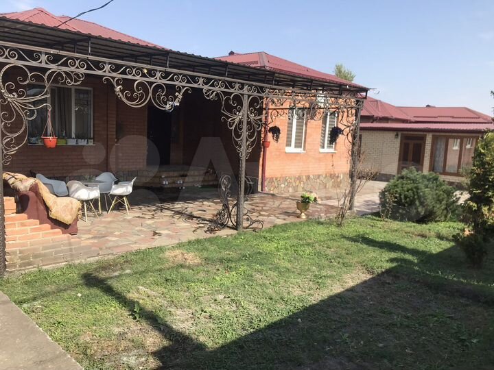 Коттедж 180 м² на участке 10 сот.