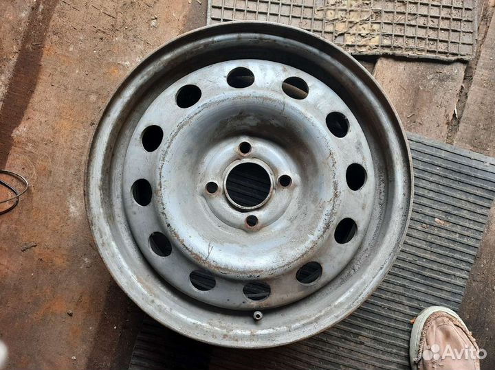 Диски r15 на Renault Logan Рено Логан/Лада Ларгус