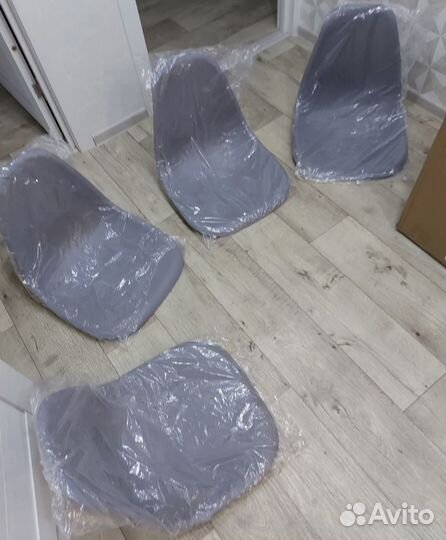 Комплекты стульев 4 шт. новые