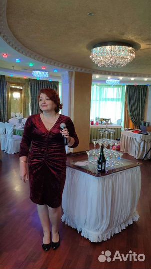 Ваша ведущая, и ди-джей