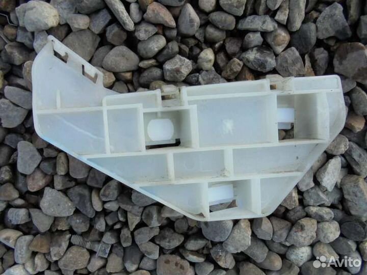 Крепление бампера переднее левое Honda Cr-V RD5