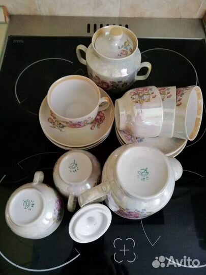 Сервиз чайный, стопки хрустальные