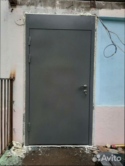 Техническая дверь