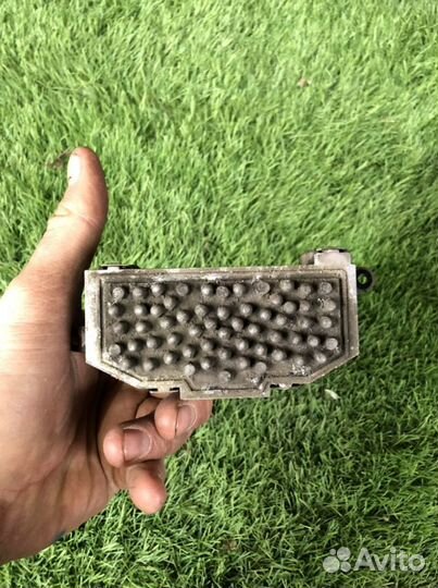 Резистор отопителя Ауди ку5 А4 Б8 8К0820521