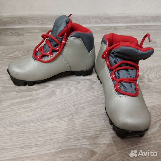 Лыжные ботинки классические