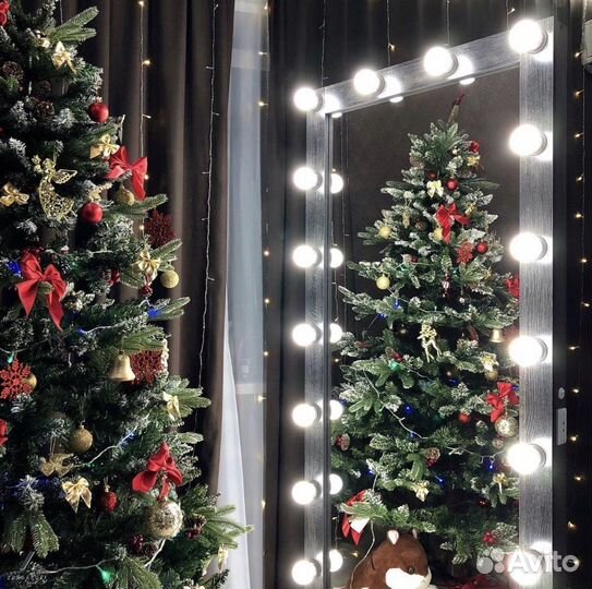 Напольное гримёрное зеркало на колёсиках