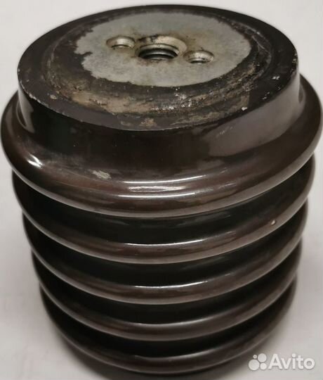 Изолятор опорный армированный иор-10-7.5 2(фарфор)