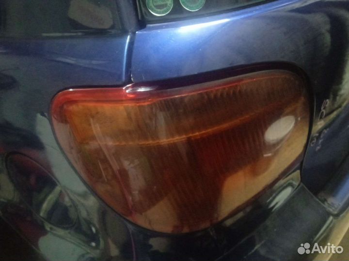 Левая задняя фара toyota vitz