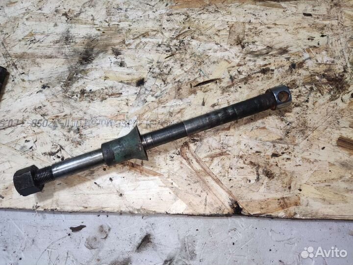 Ось заднего колеса Иж 56