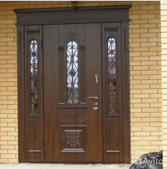 Входные двери в коттедж