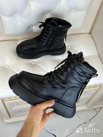 Дутики черные новые