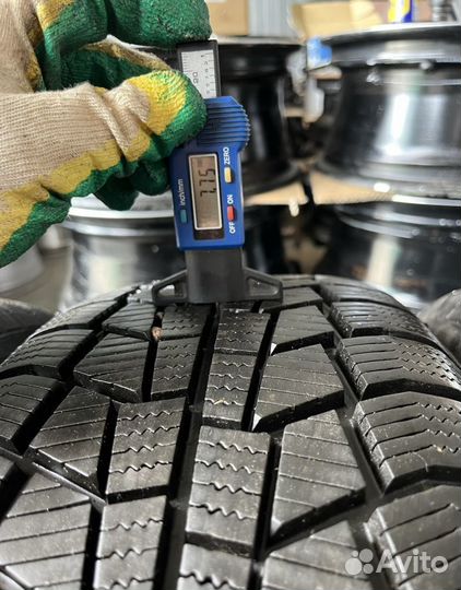 Gislaved Euro Frost 6 215/55 R17 98V