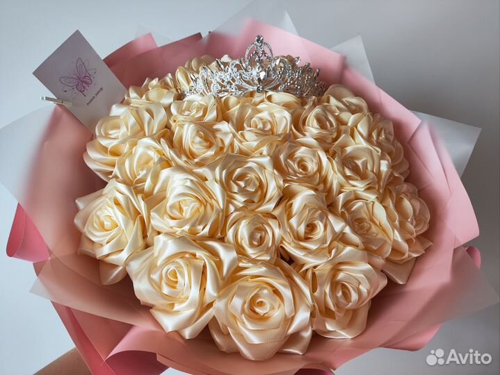 Букет из атласных роз