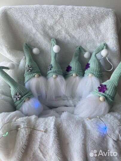 Елочные игрушки гномики