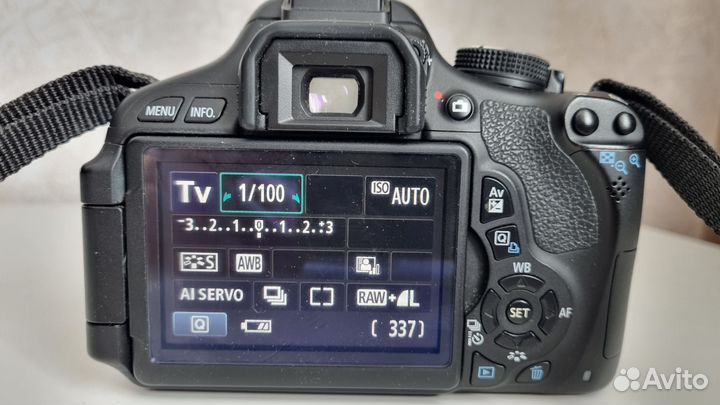 Зеркальный фотоаппарат Canon 600d