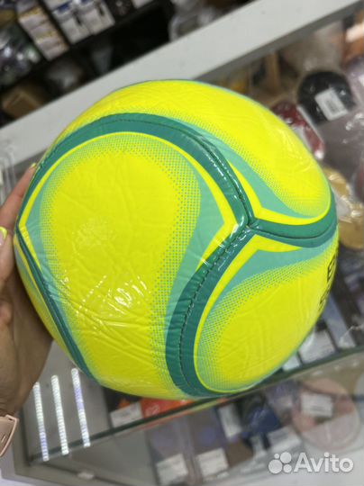 Футбольный мяч