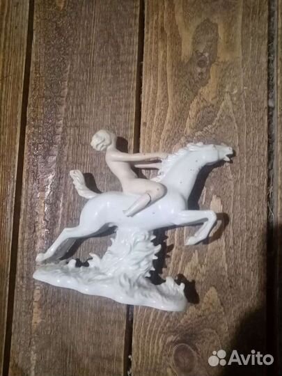 Статуэтка девушка