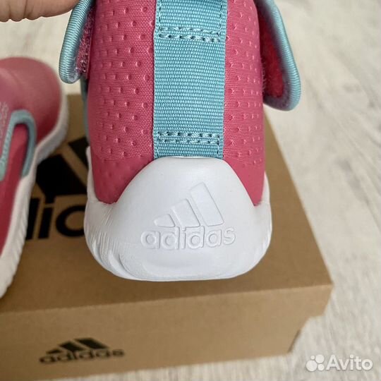 Adidas кроссовки новые